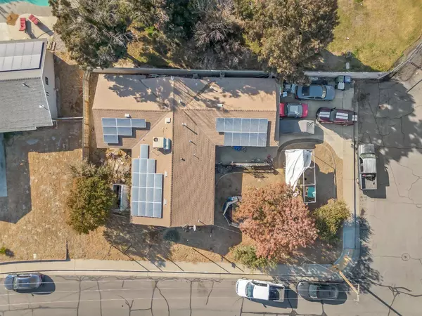 1025 Linda Lane, Lemoore, CA 93245