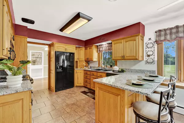 N116W12831 Elm Ln, Germantown, WI 53022