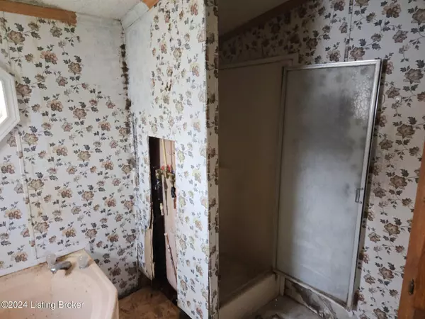 5944 Sr 256, Madison, IN 47250