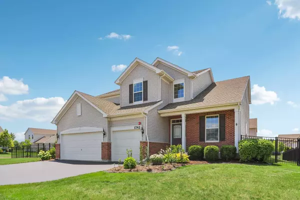 1742 PROSPECT DR, Hoffman Estates, IL 60192