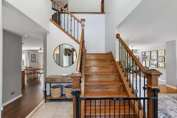 1372 Crabapple CT, Batavia, IL 60510