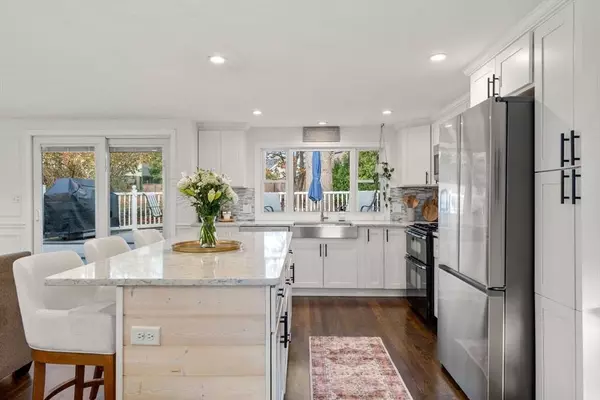 2 Shawmut Pl, Quincy, MA 02169