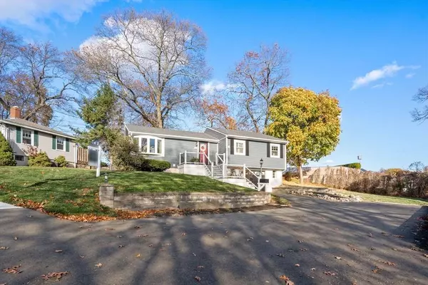 2 Shawmut Pl, Quincy, MA 02169