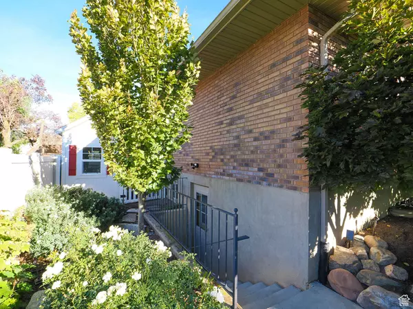 2535 E KEDDINGTON LN S, Holladay, UT 84117