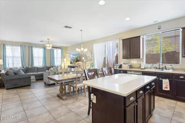 5403 W ILLINI Street, Phoenix, AZ 85043