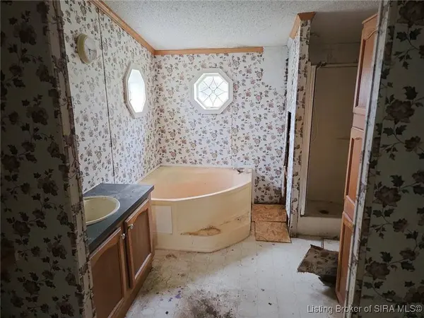 5944 Sr 256, Madison, IN 47250