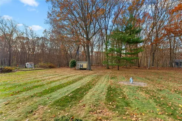 6 Sharon Pkwy, North Smithfield, RI 02896