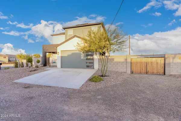 711 E HIGHLINE CANAL Road, Phoenix, AZ 85042