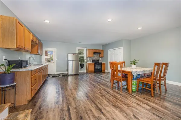 1202 White ST, Lexington, NC 27295