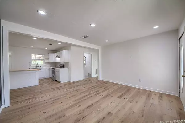 1106 ONSLOW, San Antonio, TX 78202-2630