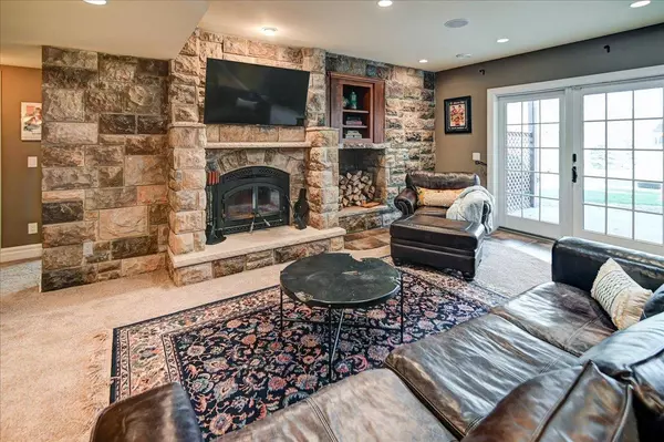 116 Nicole Circle, Oregon, WI 53575