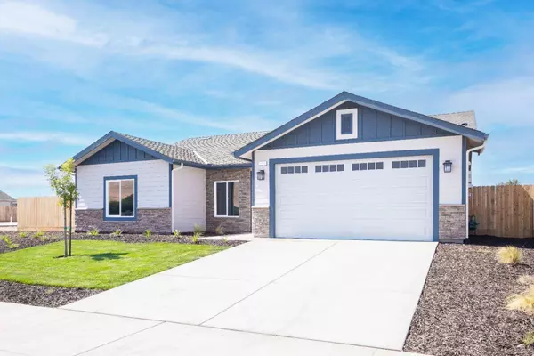 1017 N Acacia Street, Woodlake, CA 93286