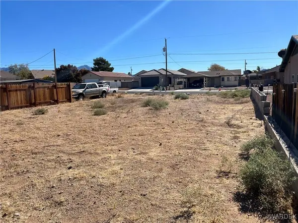 2631 Wallapai AVE, Kingman, AZ 86401