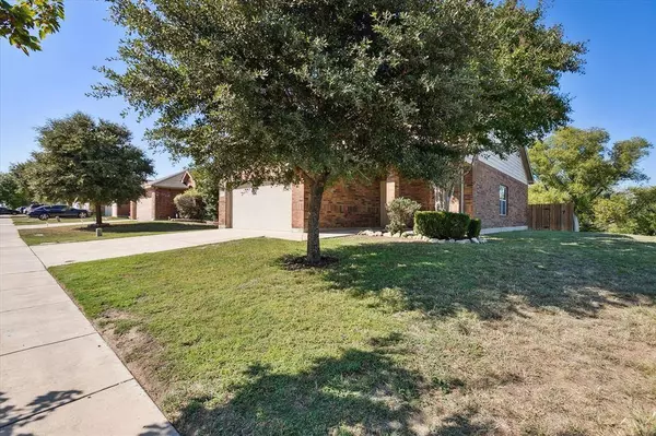 1216 Artesia Drive, Fort Worth, TX 76052