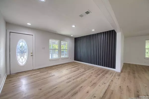 1106 ONSLOW, San Antonio, TX 78202-2630