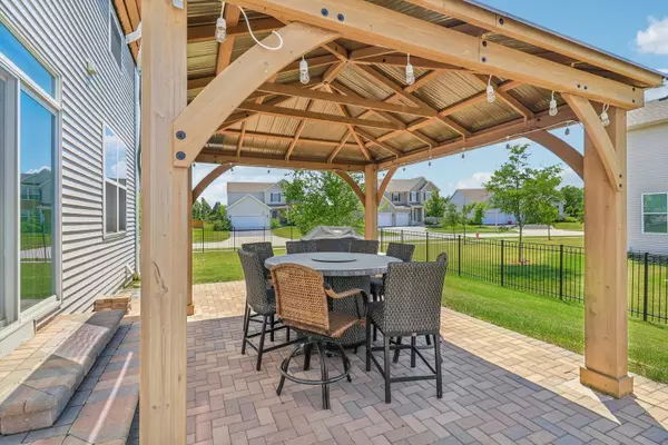 1742 PROSPECT DR, Hoffman Estates, IL 60192