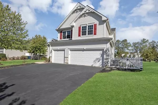 811 Lake Cornish WAY, Algonquin, IL 60102