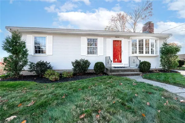 66 Rabbitt Hill RD, Cumberland, RI 02864