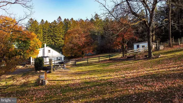 1802 MOSELEM SPRINGS RD, Hamburg, PA 19526