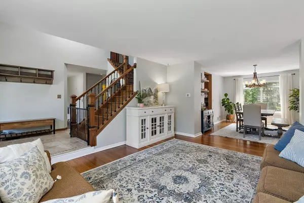 1372 Crabapple CT, Batavia, IL 60510