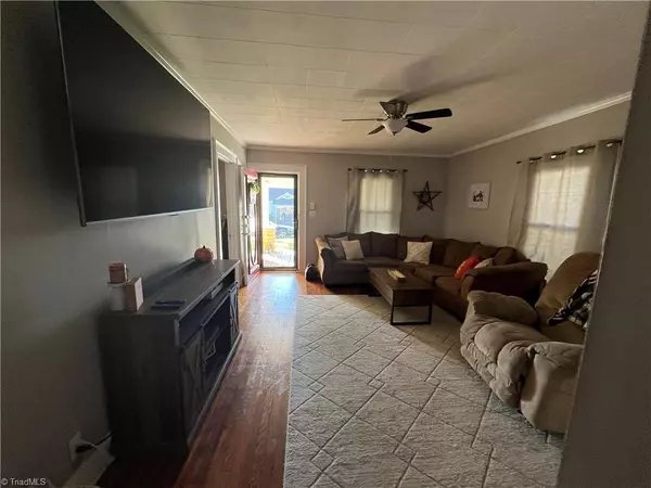 3709 Luck DR, Archdale, NC 27263