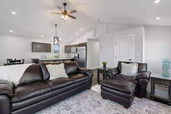 17 Victory AVE, Biddeford, ME 04005