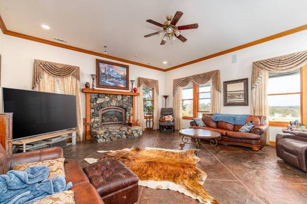 6910 Tonzi RD, Ione, CA 95640