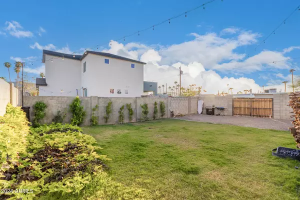 711 E HIGHLINE CANAL Road, Phoenix, AZ 85042