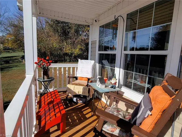 203 Linwood DR, Mount Airy, NC 27030