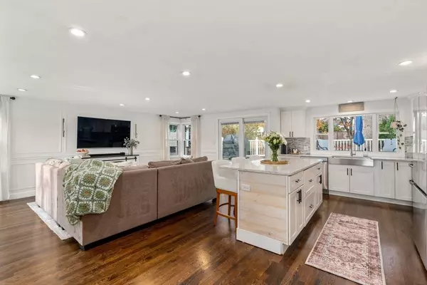 2 Shawmut Pl, Quincy, MA 02169