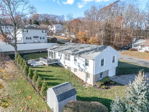 66 Rabbitt Hill RD, Cumberland, RI 02864