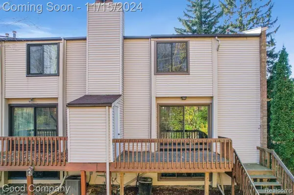 1068 WILLOW GROVE, Rochester Hills, MI 48307