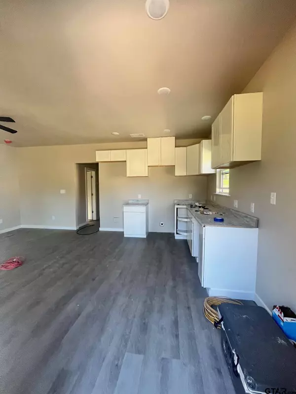 401 S Georgia St Unit B, Troup, TX 75789