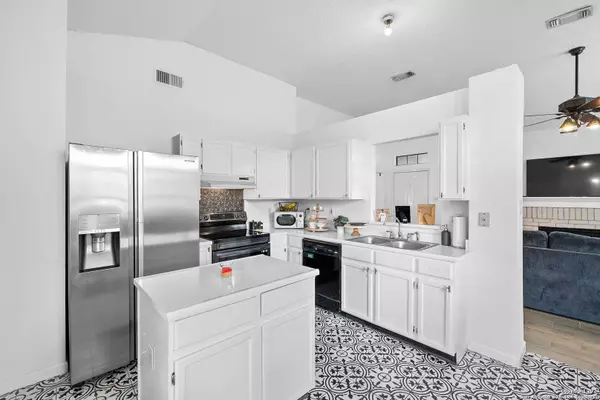 13130 Burgundy Pt, San Antonio, TX 78217-1934