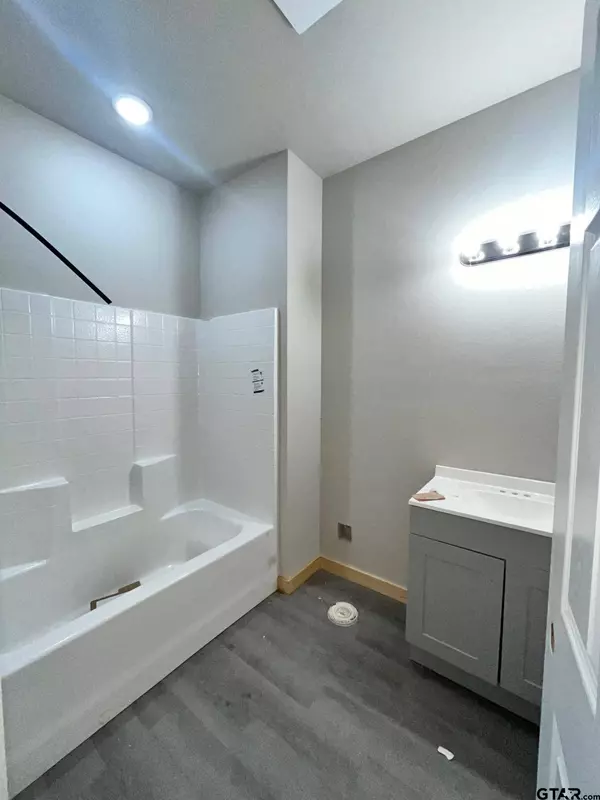 401 S Georgia St Unit B, Troup, TX 75789