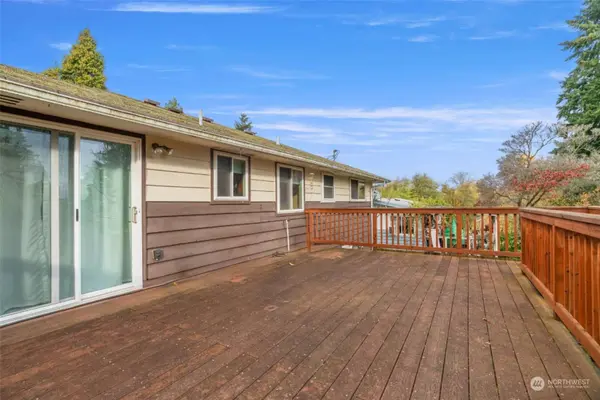 10028 3rd AVE SW, Seattle, WA 98146