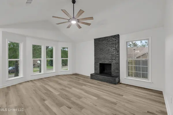 102 Lisi Lane, Clinton, MS 39056