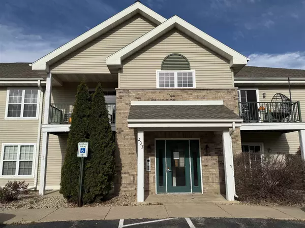 203 Kearney Way #208, Waunakee, WI 53597