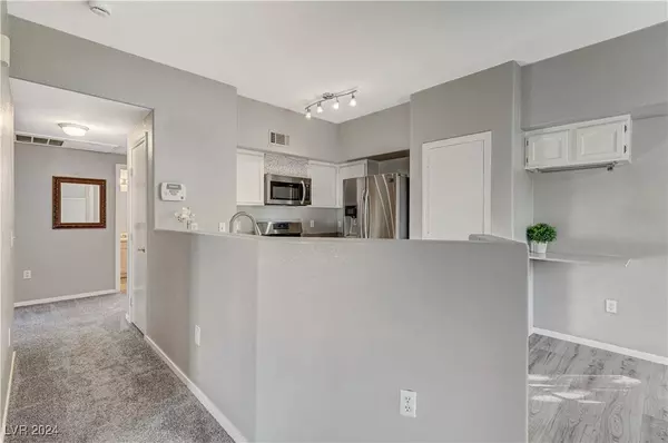 3400 Cabana Drive #2087, Las Vegas, NV 89122