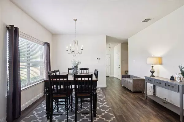 1216 Artesia Drive, Fort Worth, TX 76052