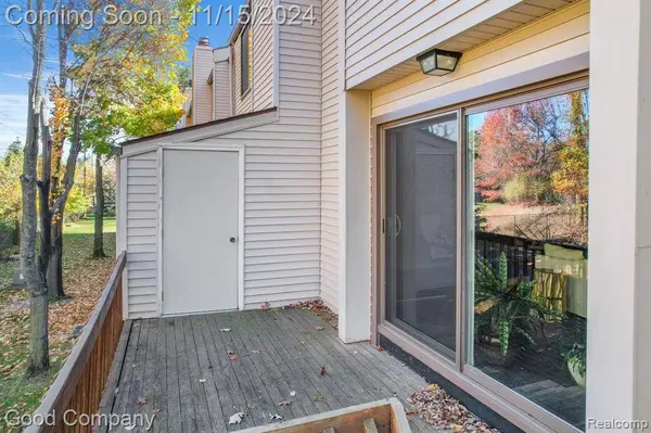 1068 WILLOW GROVE, Rochester Hills, MI 48307