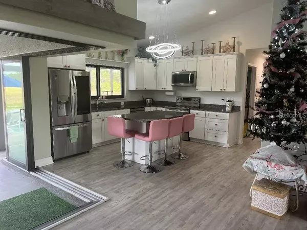 8194 SAWYER CIR, North Port, FL 34288