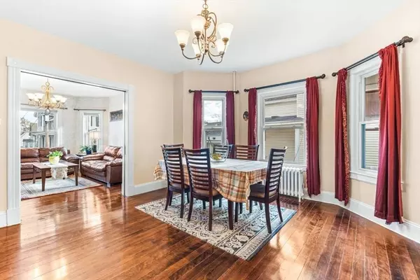 69 Warwick St, Lowell, MA 01851