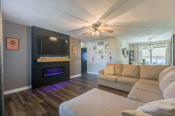 1224 E Minneapolis Ave, Salina, KS 67401