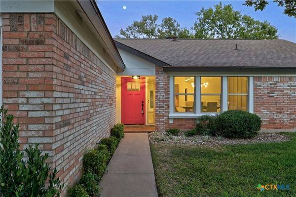 1601 Oakridge DR, Round Rock, TX 78681