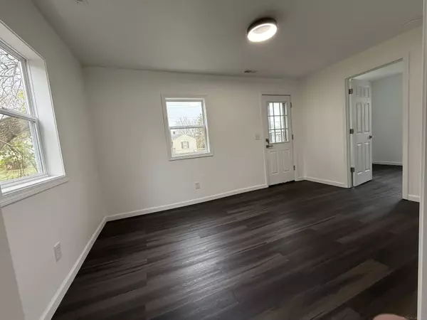 1453 James Street, Burton, MI 48529