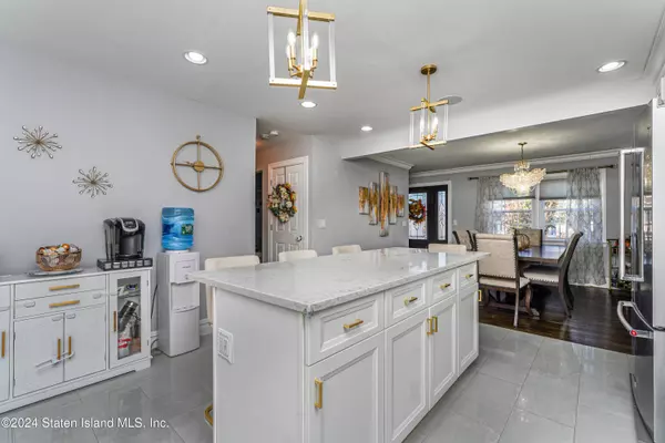 23 Kingdom AVE, Staten Island, NY 10312