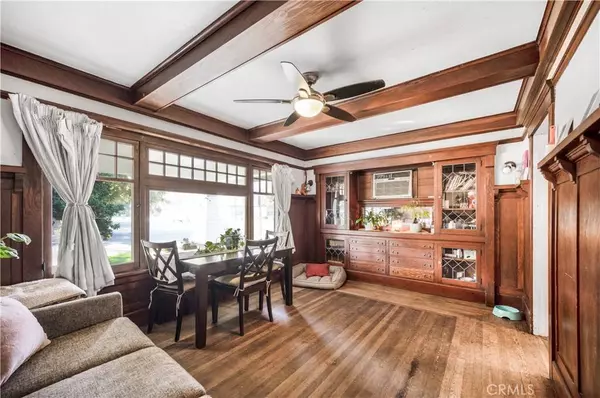 530 W Kaweah AVE, Visalia, CA 93277