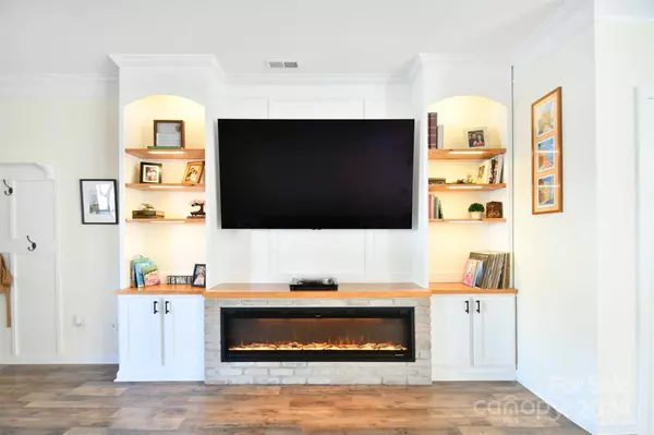 114 Clacton CT, Mooresville, NC 28117