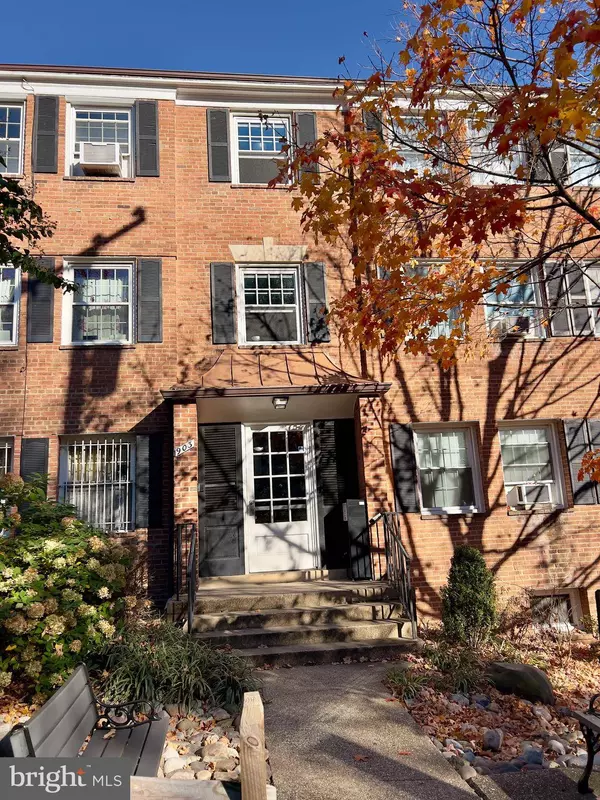 903 S FREDERICK ST #6, Arlington, VA 22204